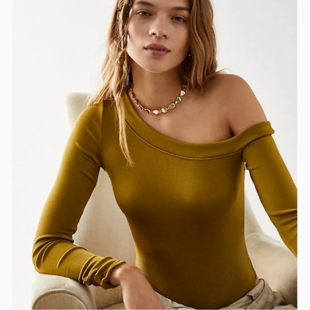 That's Hot Bodysuit Off The Shoulder Olive Green NWT Free‎ People